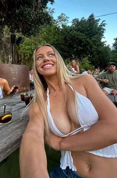 Julia, 25 år